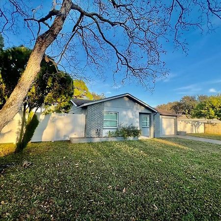 Pinebrook Home Close To Beach Largo Exterior photo